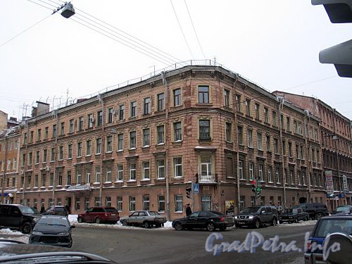 Ул. Рылеева, д. 26 / ул. Радищева, д. 42 (угловой корпус). Общий вид здания. Фото февраль 2010 г.