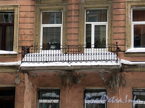 Ул. Рылеева, д. 26. Решетка балкона. Фото февраль 2010 г.