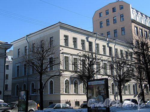 Бол. Конюшенная ул., д. 8. Доходный дом Финской церкви св. Марии. Общий вид здания. Фото март 2010 г.