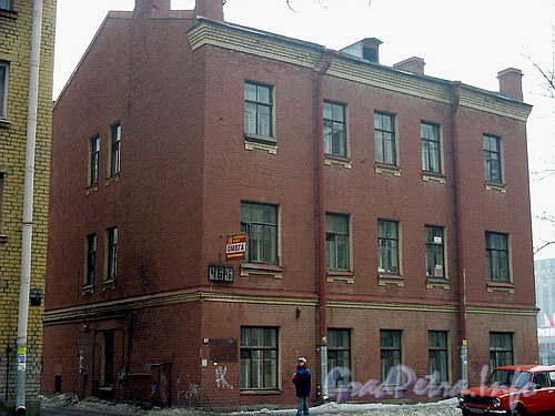 Тамбовская ул., д. 46. Общий вид здания.