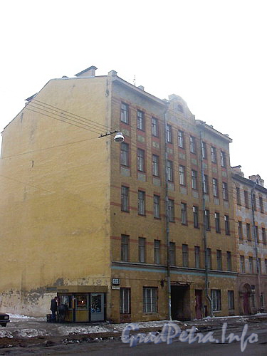 Тамбовская ул., д. 52. Общий вид здания.