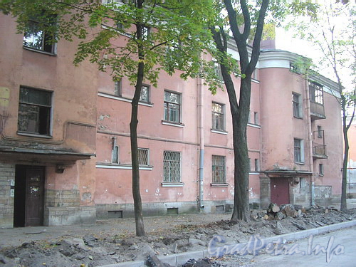 Фрагмент фасада здания. Фото 2006 г.