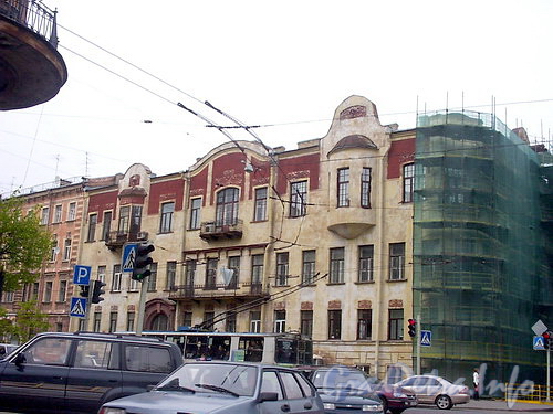 ул. Чайковского, дом 62. Вид здания до реставрации фасадов. 2004 г.