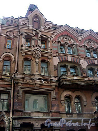 Ул. Чехова, д. 6. Фрагмент фасада здания. Фото август 2006 г.