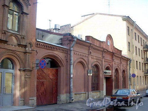 Ул. Чехова, д. 10. Общий вид здания. Фото август 2006 г.
