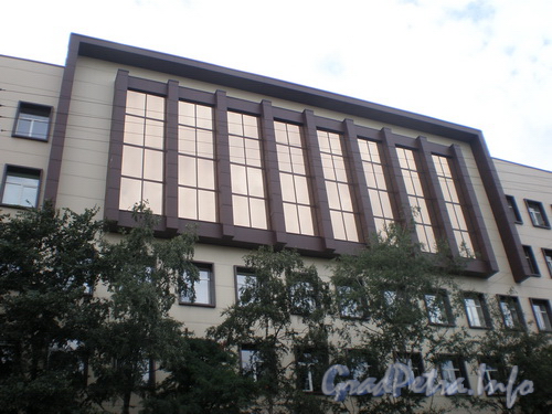 Боровая ул., д. 57, дорожная поликликлиника РЖД . Фрагмент фасада здания здания. Фото 2008 г.