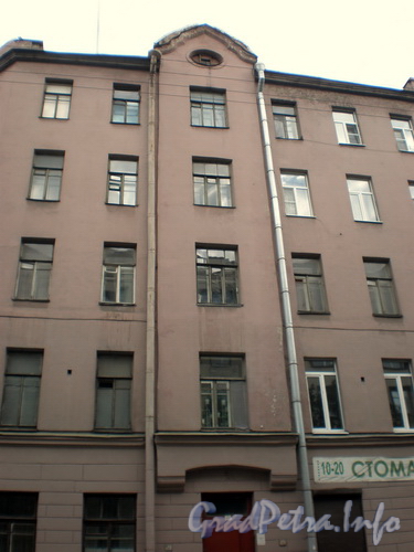 Боровая ул., д. 88. Фрагмент фасада здания. Фото 2008 г.
