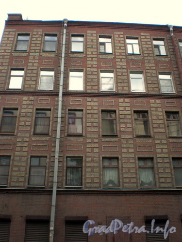 Боровая ул., д. 94. Фрагмент фасада здания. Фото 2008 г.
