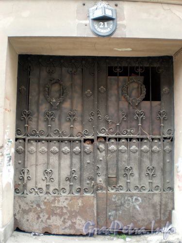 Тележная ул., д. 21, ворота здания. Фото 2008 г.