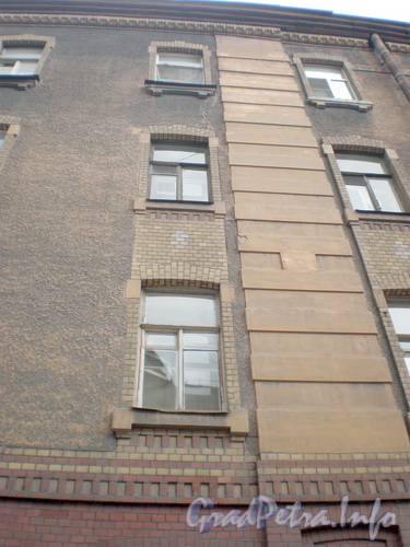 Тележная ул., д. 24, фрагмент фасада здания. Фото 2008 г.