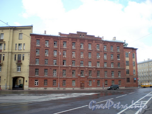 Ул. Бонч-Бруевича, д. 1. Вид на здание со стороны Смольного проспекта. Фото 2008 г.