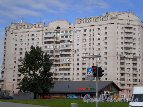 Варшавская ул., д. 63, общий вид здания от Краснопутиловской ул. Фото 2008 г.