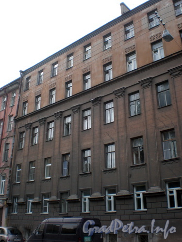 Ул. Константина Заслонова, д. 17, фрагмент фасада здания. Фото 2008 г.