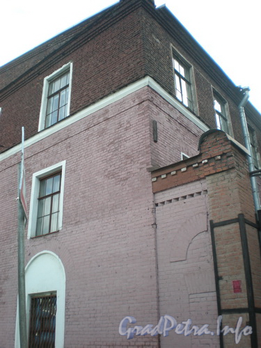 Ул. Красного Текстильщика, д. 10, фрагмент фасада здания. Фото 2008 г.