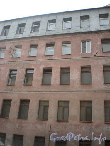Ул. Моисеенко, д. 13, фрагмент фасада здания. Фото 2008 г.