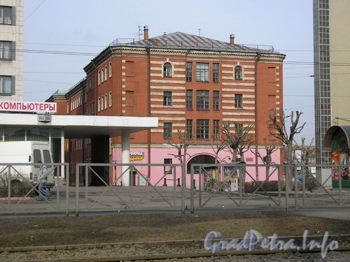 Воронежская ул., д. 38, вид здания от Лиговского пр. Фото 2003 г.