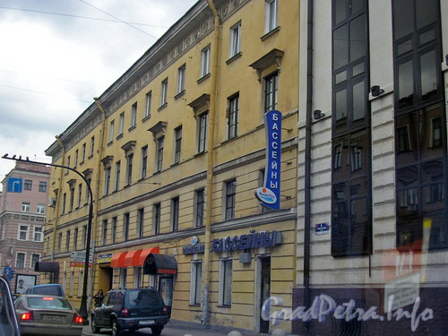 Ул. Полтавская д. 4, фрагмент фасада здания. Фото 2006 г.