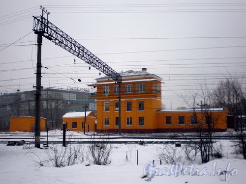 Служебное здание ж/д станции «Волковская» со стороны Прогонной улицы. Январь 2009 г.