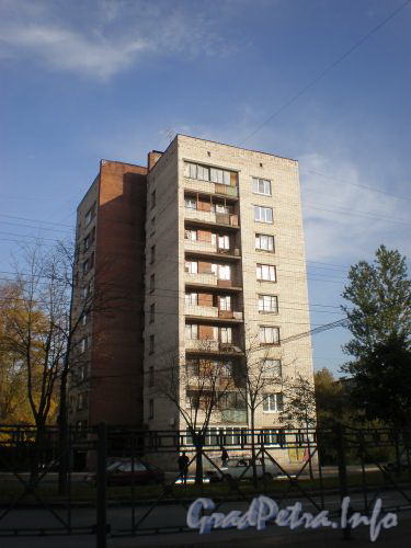 Народная ул., д. 72. Общий вид здания. Октябрь 2008 г.