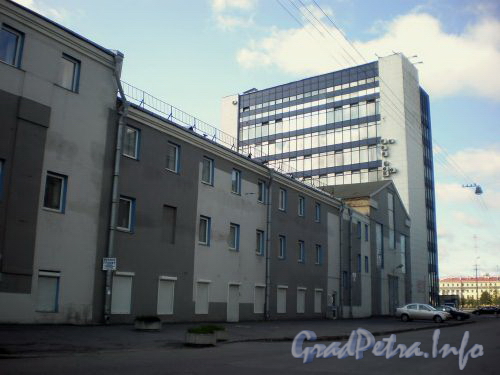 Ул. Фокина д. 2 (правая часть). Общий вид здания. Фото август 2008 г.