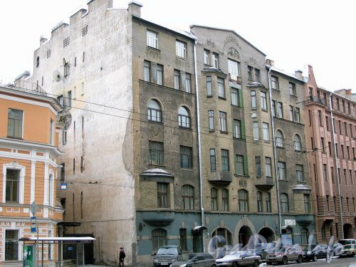 Ул. Кирочная, д. 49. Общий вид здания. Март 2009 г.