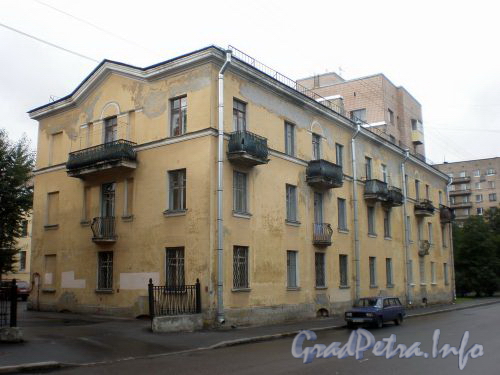 Ул. Панфилова, д. 5А. Общий вид здания. Август 2008 г.