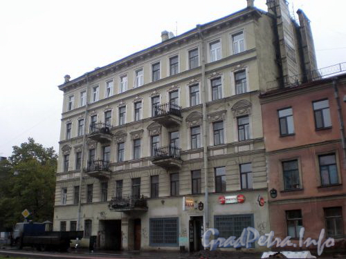 Ул. Черняховского, д. 11. Фасад здания. Октябрь 2008 г.