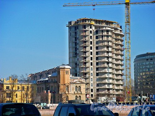 Строительство жилого комплекса «Аврора». Вид с Петроградской набережной. Фото 2004 г.