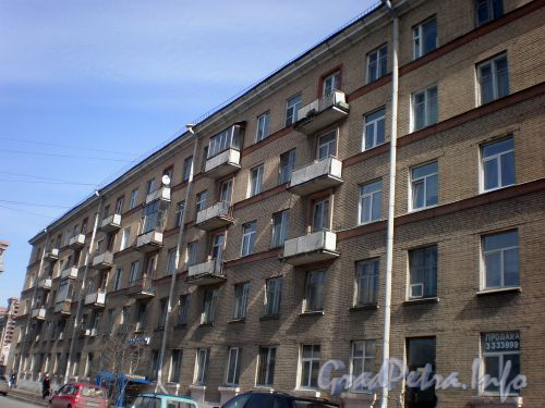 Варшавская ул., д. 94. Фасад здания. Апрель 2009 г.