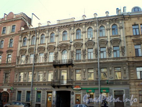 Ул. Марата, д. 18. Фасад здания. Апрель 2009 г.