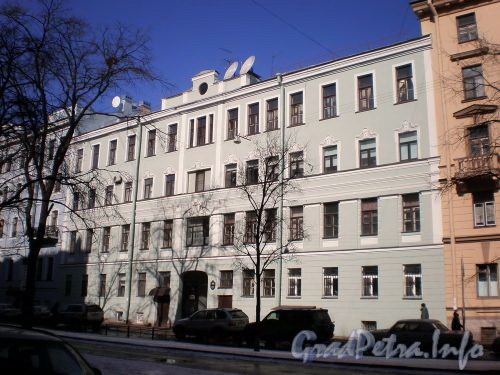 Фурштатская ул., д. 44. Фасад здания. Фото март 2009 г.