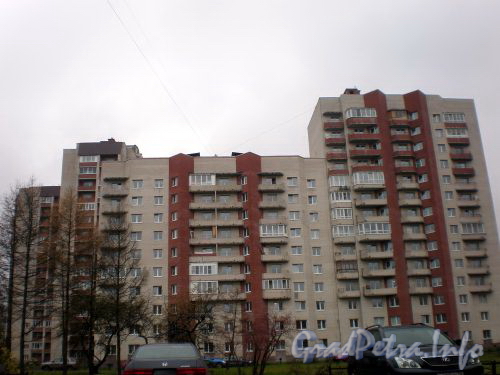 Белградская ул., д. 28, к. 2А. Вид от дома 22 по Белградской улице. Октябрь 2008 г.