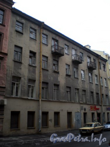 Улица Большая Подьяческая, д. 21. Фасад здания. Март 2009 г.