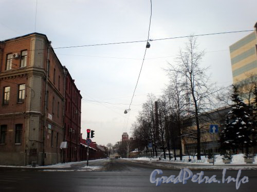 Перспектива улицы Александра Матросова от Большого Сампсониевского проспекта в сторону Выборгской набережной. Февраль 2009 г.