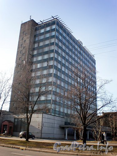 Благодатная ул., д. 6. Общий вид здания. Апрель 2009 г.