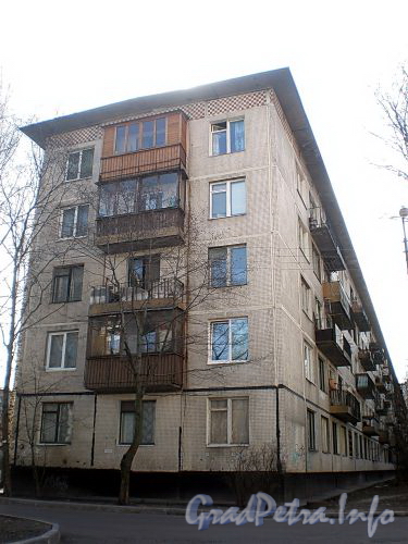 Ул. Дыбенко, д. 23, к. 3. Вид жилого дома с торца. Фото апрель 2009 г.