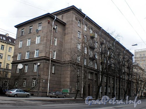 Кузнецовская ул., д. 42. Общий вид здания. Фото апрель 2009 г.