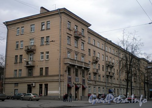 Кузнецовская ул., д 38. Общий вид здания. Фото апрель 2009 г.