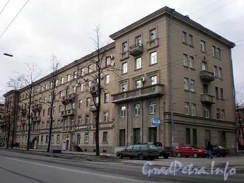 Кузнецовская ул., д 38. Общий вид здания. Фото апрель 2009 г.