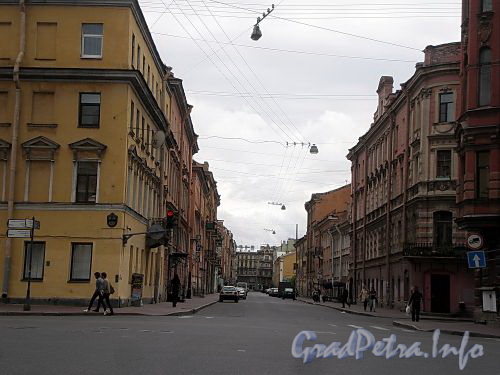 Перспектива Гагаринской улицы от улицы Чайковского в сторону улицы Пестеля. Фото июль 2009 г.