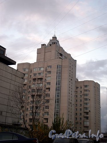 Ул. Костюшко, д. 21. Вид на здание со стороны 5-ого Предпортового проезда. Фото октябрь 2008 г.