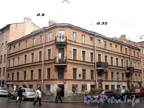 4-я Советская ул., д. 32 / Дегтярная ул., д. 9 (правая часть). Бывший доходный дом. Общий вид здания. Фото август 2009 г.
