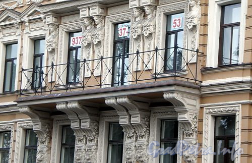 Караванная ул., д. 16. Бывший доходный дом. Решетка балкона. Фото август 2009 г.