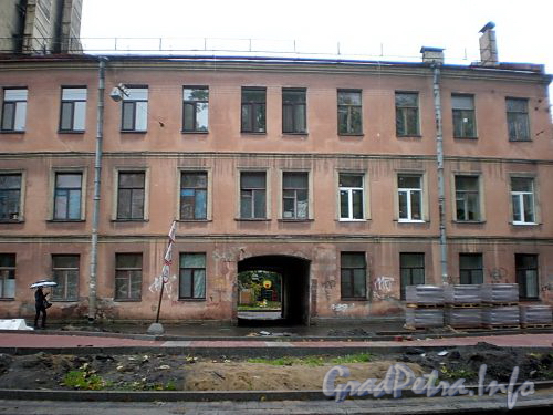 Ул. Черняховского, д. 9. Бывший доходный дом. Фасад здания. Фото октябрь 2008 г.