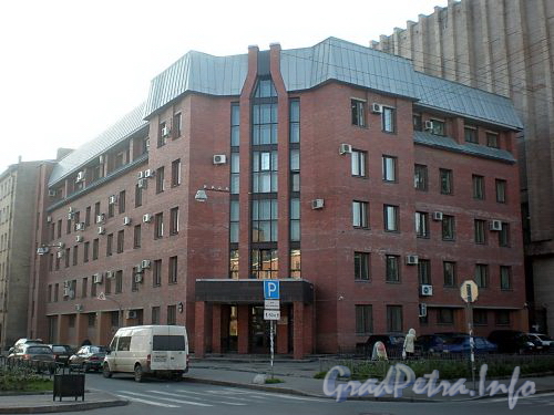 Ул. Черняховского, д. 36. Общий вид здания. Фото октябрь 2009 г.
