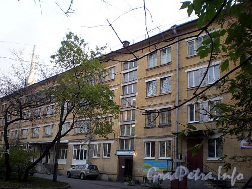 Ул. Черняховского, д. 49, лит. Б. Фасад дома. Фото октябрь 2009 г.