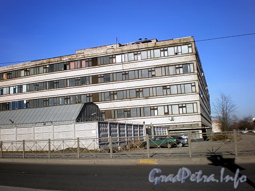 Благодатная ул., д. 2. Производственное здание. Вид с Кубинской улицы. Фото апрель 2009 г.