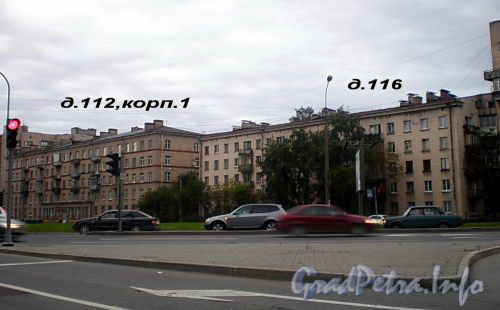 Дома 112, корп. 1 и 116 по Варшавской улице. Фото сентябрь 2009 г.
