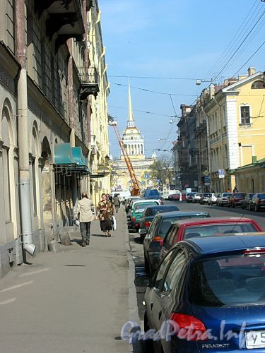 Перспектива Гороховой улицы от Большой Морской улицы в сторону Адмиралтейского проспекта. Фото 2004 года.