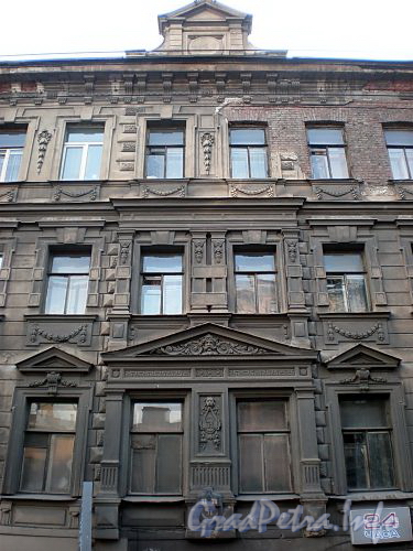 Гороховая ул., д. 71. Фрагмент фасада. Фото апрель 2009 г.